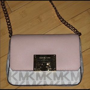 Micheal Kors Tina Clutch Crossbody
